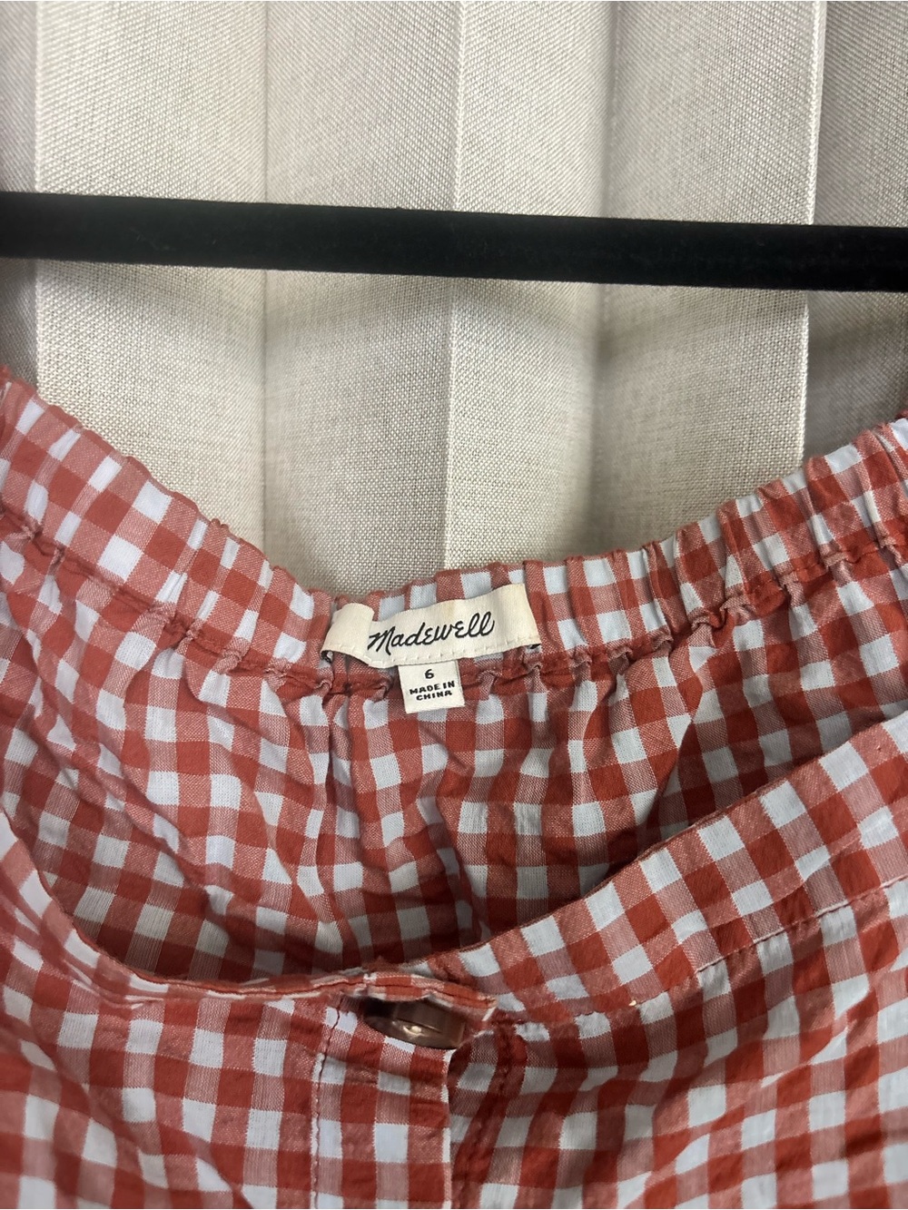 Madewell- Gingham Seersucker Puff-Sleeve Button-Front Top - Picture 3 of 4
